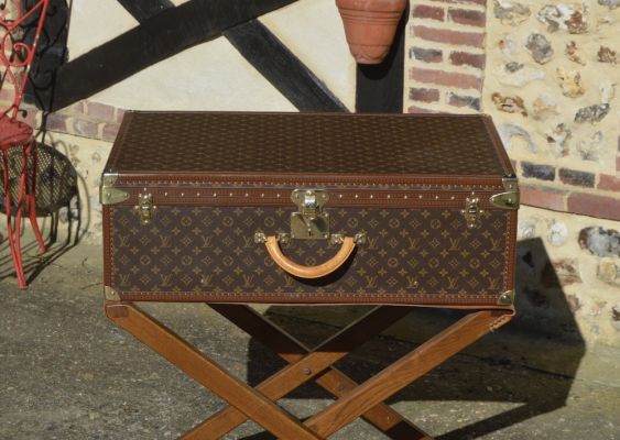 Louis Vuitton (Luggage) 1930 Malles Armoires — Travel goods