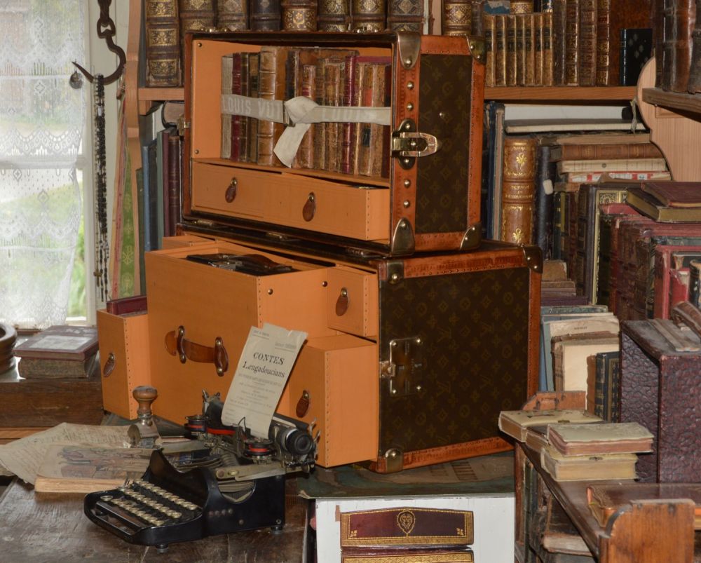 the legendary LV Hemingway library trunk - Pinth Vintage Luggage