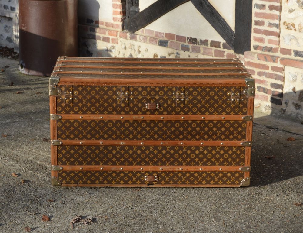 Louis Vuitton Damier trunk - Des Voyages - Recent Added Items