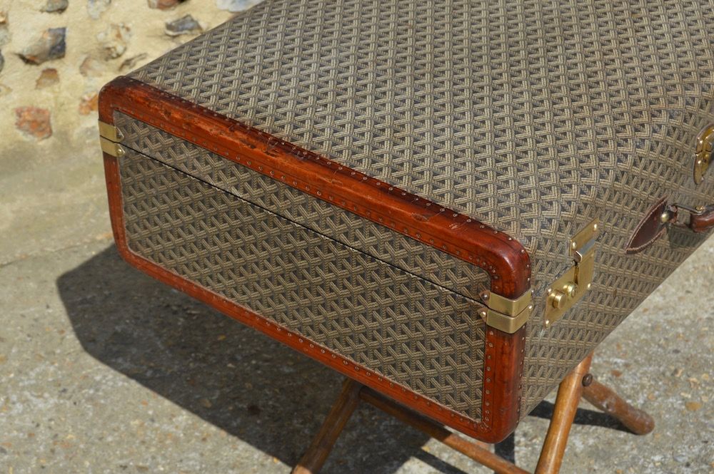 Sold at Auction: GOYARD Suitcase in Goyard canvas, natural leather and  lozine