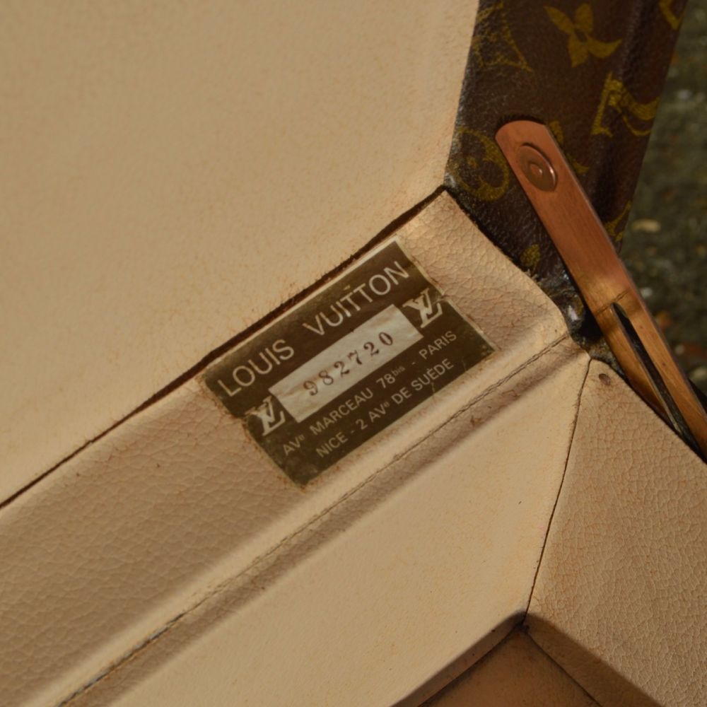 Authentic Louis Vuitton Cotteville 50 Vintage Monogram Signature Trunk M  Luggage