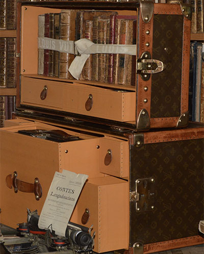 Les Malles Bibliothèques Louis Vuitton - Bagage Collection - The Travelogue